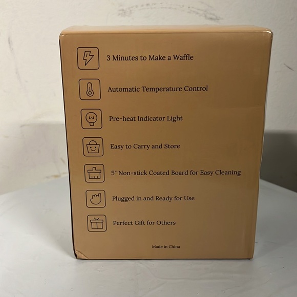 NIB - UVFAST Mini Waffle Maker (Snow Shaped Waffles) - Picture 5 of 7